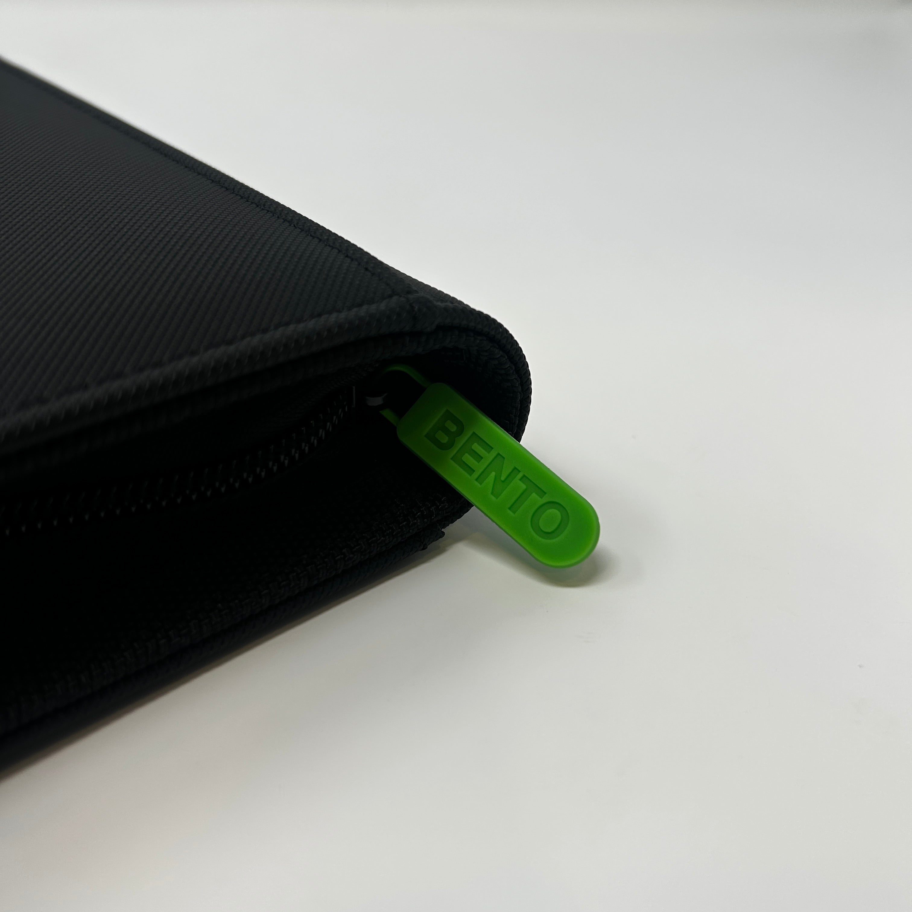 Bento Basics - Zip Binder 9-Pockets (Black)