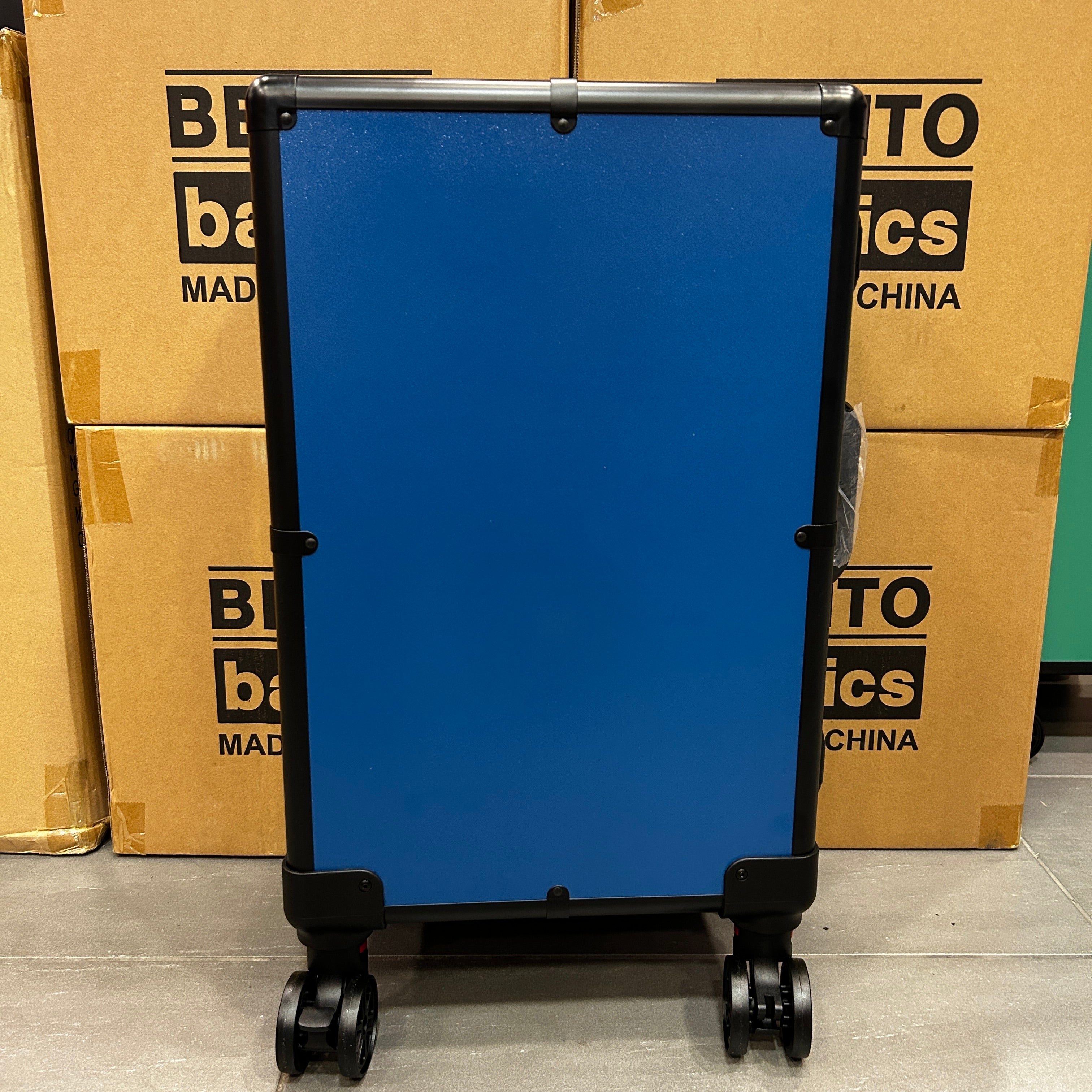 Bento Basics - Graded Latch Aluminum Case (4 Rows Blue on Wheels)