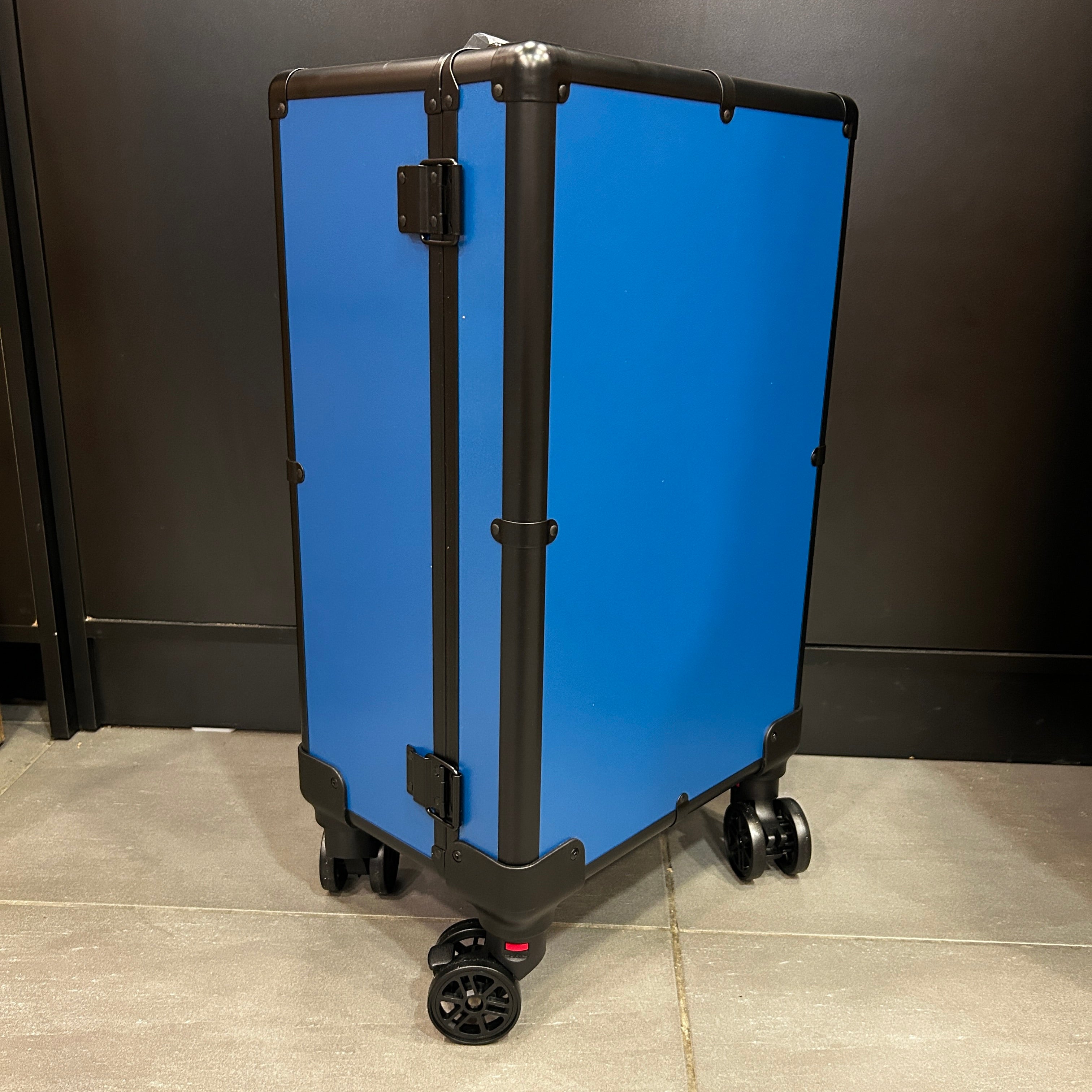 Bento Basics - Graded Latch Aluminum Case (4 Rows Blue on Wheels)