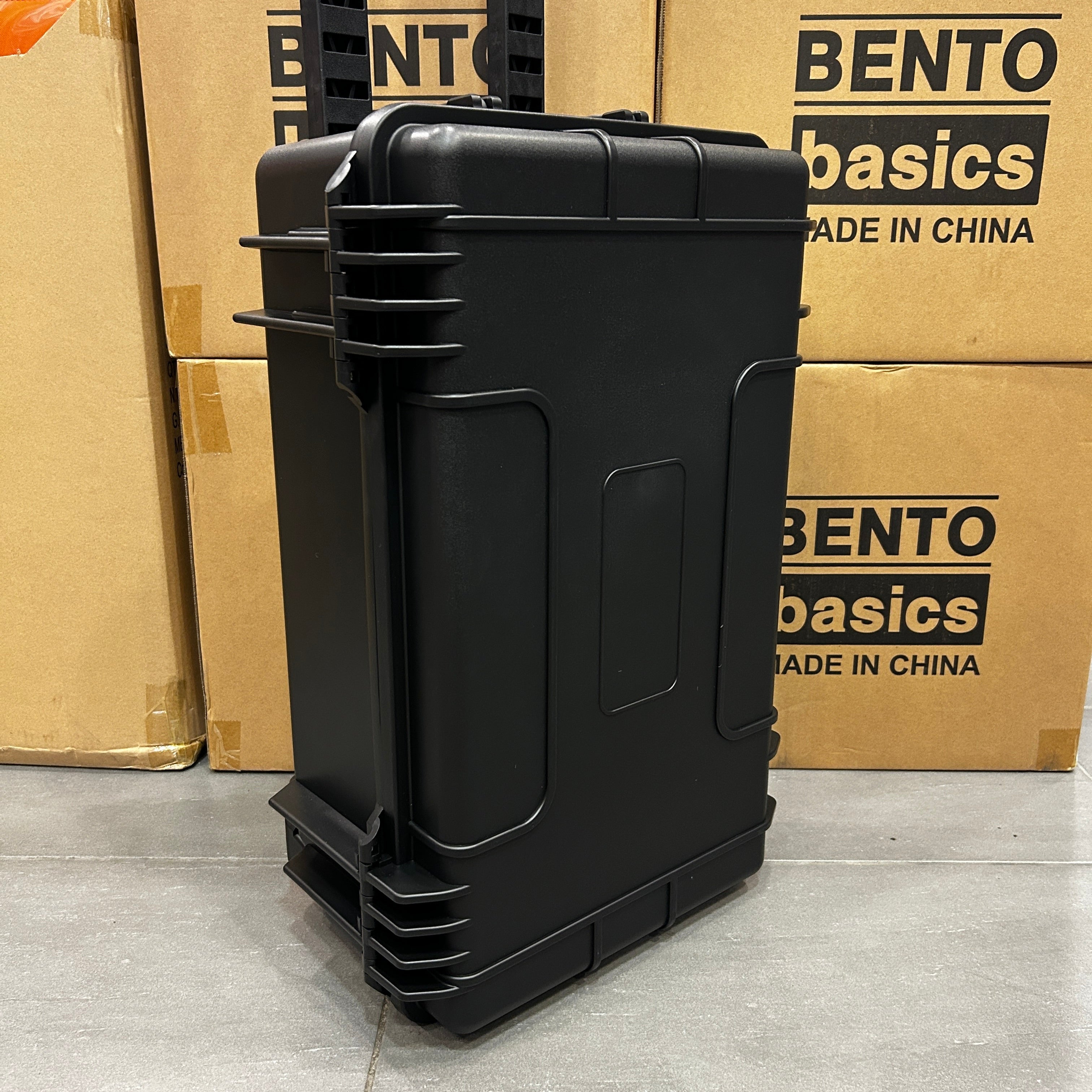 Bento Basics - Graded Latch PVC Water Resistance Case (5 Rows Black on Wheels)