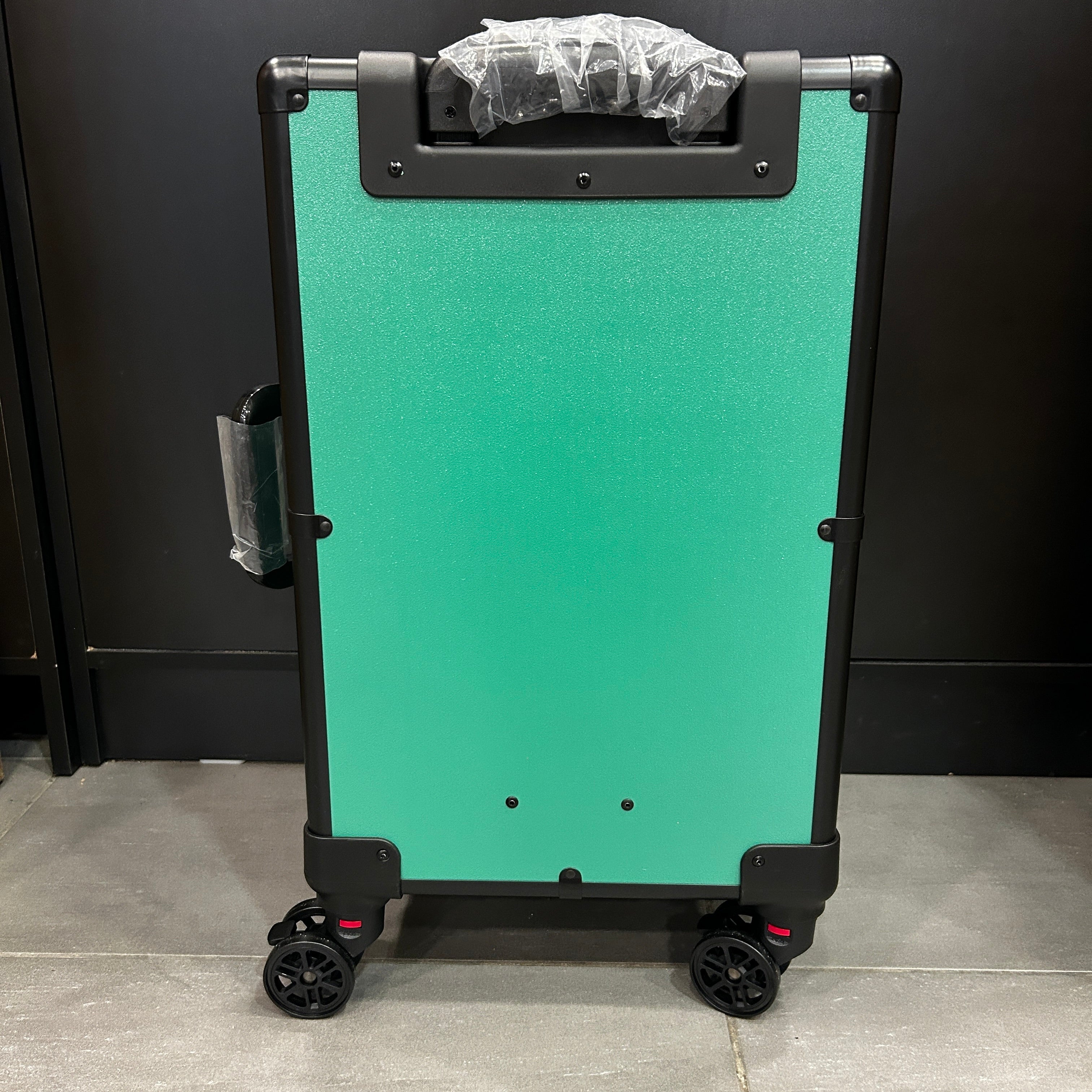 Bento Basics - Graded Latch Aluminum Case (4 Rows Green on Wheels)