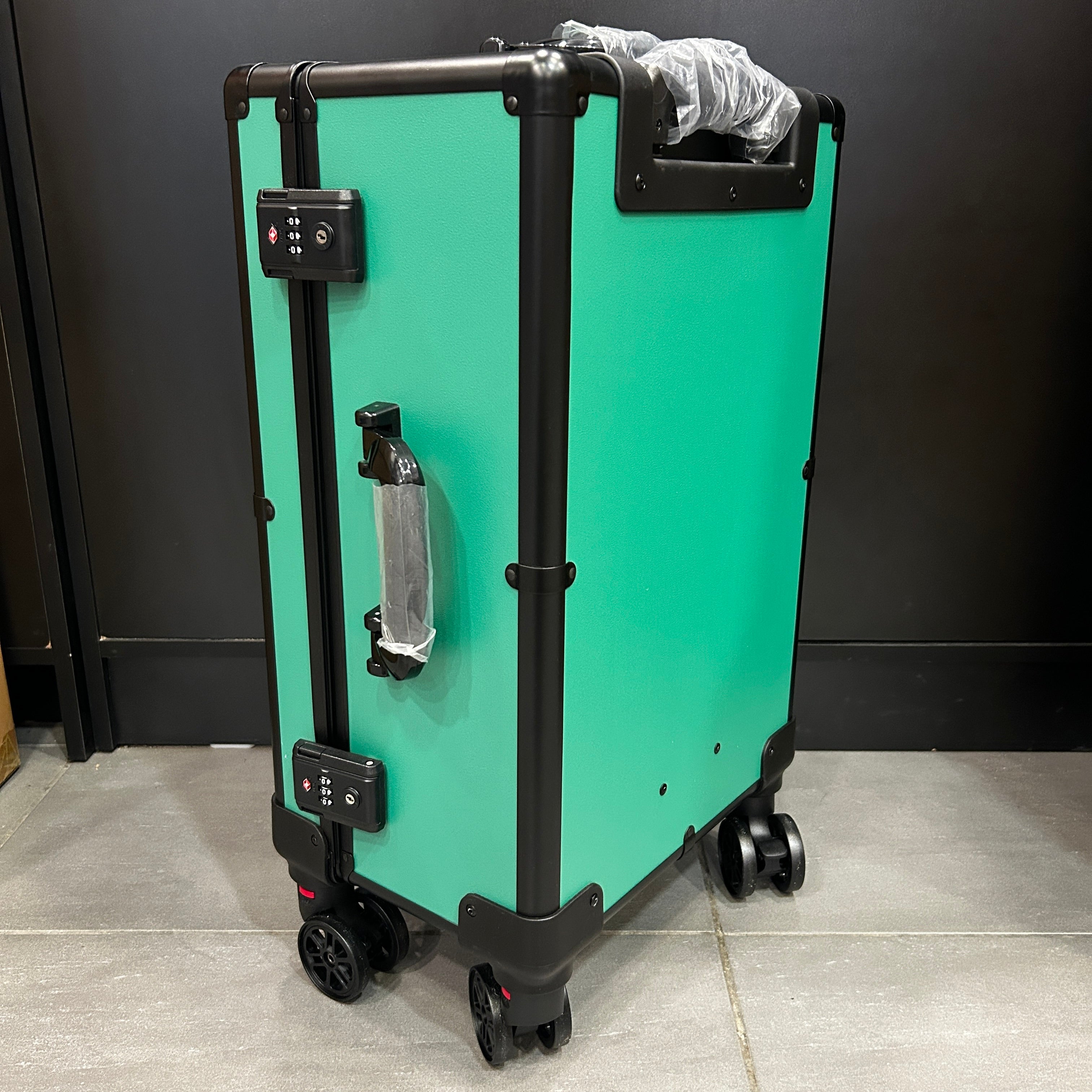 Bento Basics - Graded Latch Aluminum Case (4 Rows Green on Wheels)