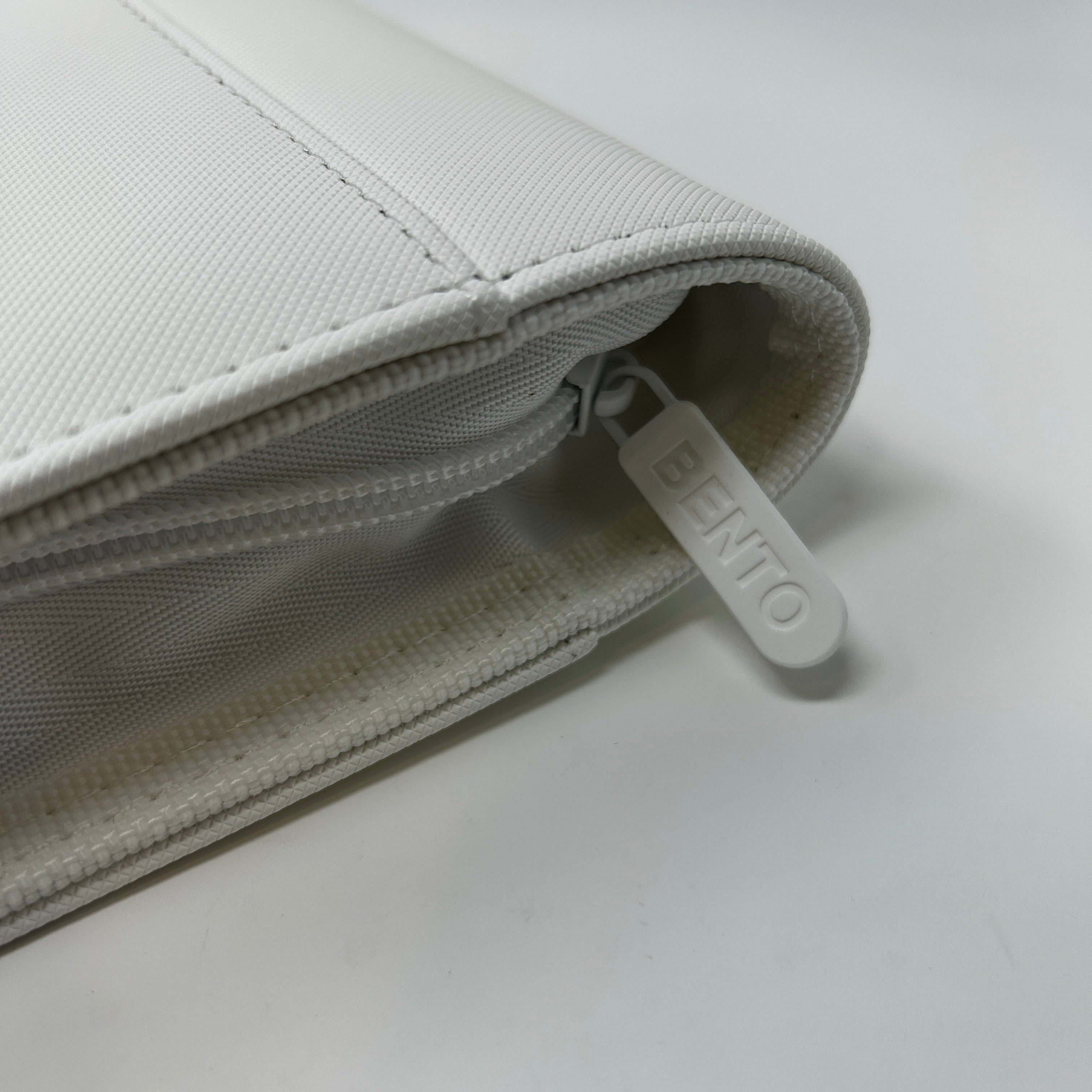Bento Basics - Toploader Zip Binder 9-Pockets (White)