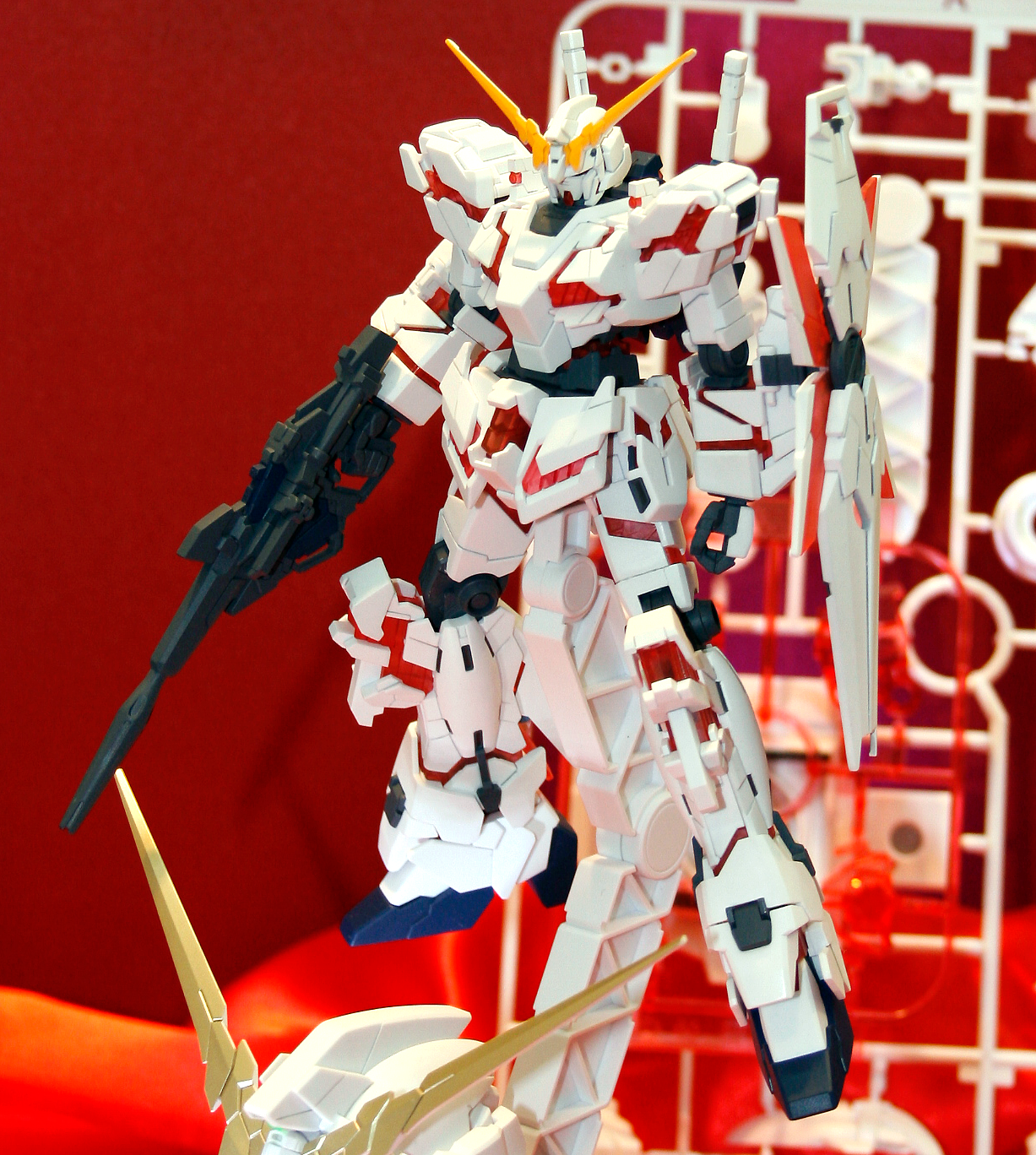 HGUC #100 RX-0 Unicorn Gundam (Destroy Mode)