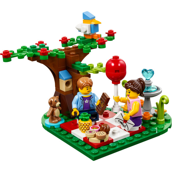 LEGO Romantic Valentine Picnic 40236